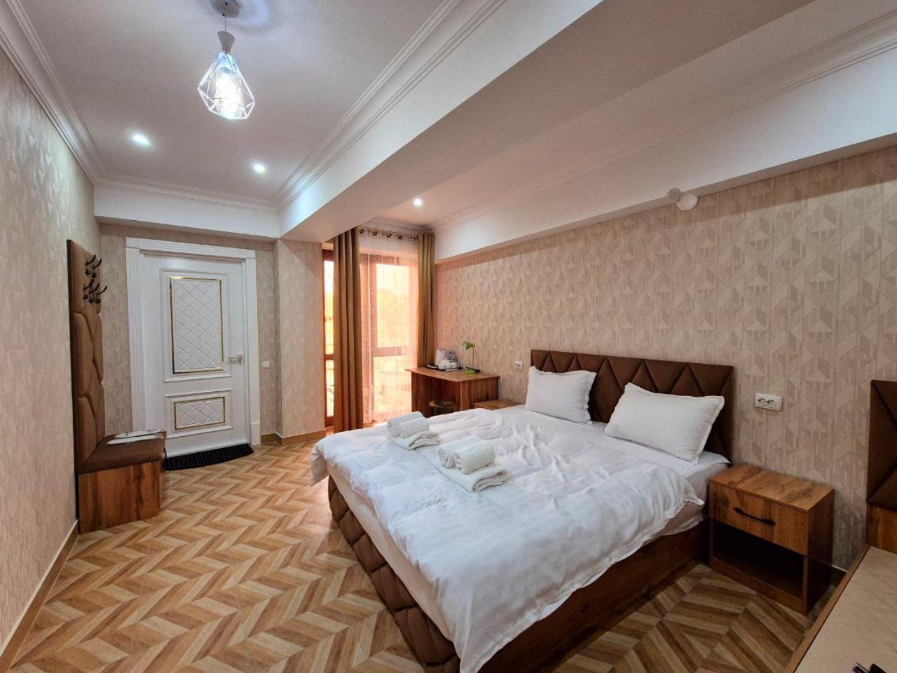 Samarkand Imron Hotel Exterior photo